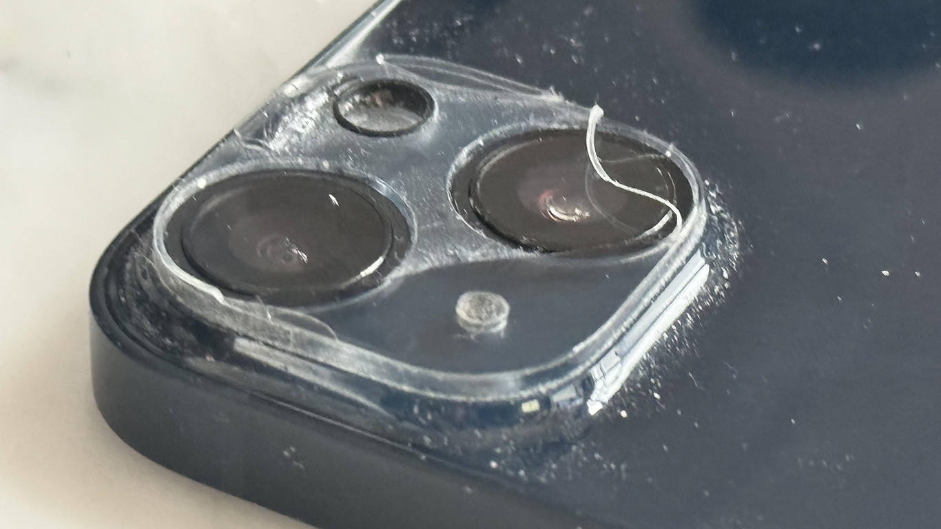 スマホレンズ保護フィルムの交換時期はいつ？寿命・劣化サイン・画質への影響を徹底解説